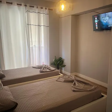 Sunny Retreat On The Golem