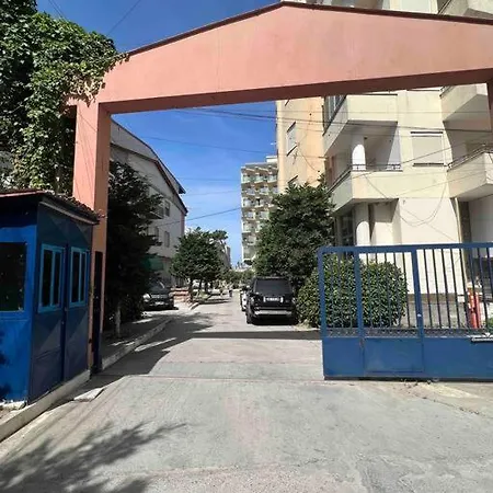 Sunny Retreat On The Daire