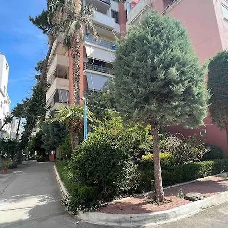 Sunny Retreat On The アパート *